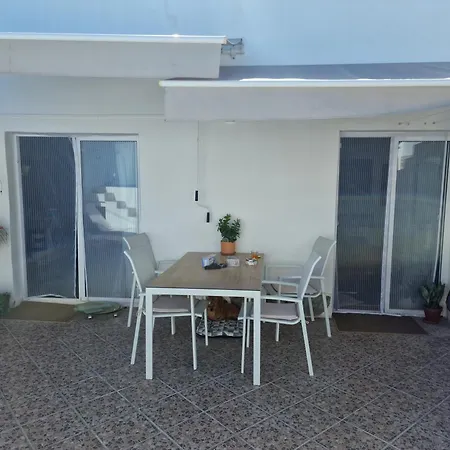 Gemuetliches Gaestezimmer Mit Privatem Patio Und Poolnutzung Im Historischen Zentrum Von Güimar